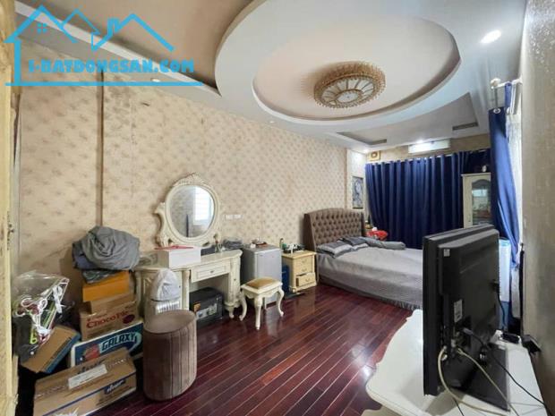 SIÊU PHẨM VĂN CHƯƠNG– ĐỐNG ĐA– MẶT ĐƯỜNG ÔTÔ TRÁNH– VỈA HÈ RỘNG– KINH DOANH ĐỈNH– 12.65 TỶ - 4