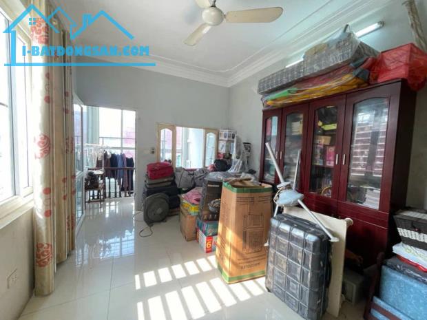SIÊU PHẨM VĂN CHƯƠNG– ĐỐNG ĐA– MẶT ĐƯỜNG ÔTÔ TRÁNH– VỈA HÈ RỘNG– KINH DOANH ĐỈNH– 12.65 TỶ - 5
