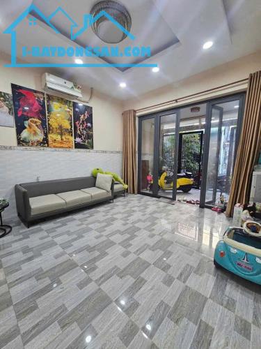 Nhà Cấp 4 - Hẻm xe hơi -Trung Mỹ Tây – Q12 - Ngay Chợ  - 4.25x19m  - Giá 3.999 Tỷ - 1
