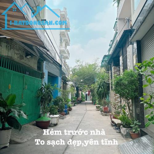Hẻm xe hơi đậu cửa-Cạnh Tân Hòa Đông-Tên Lửa-nhà 2 tầng-60m2-chỉ 5 tỷ thêm xíu.