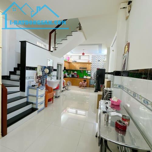 Hẻm xe hơi đậu cửa-Cạnh Tân Hòa Đông-Tên Lửa-nhà 2 tầng-60m2-chỉ 5 tỷ thêm xíu. - 2