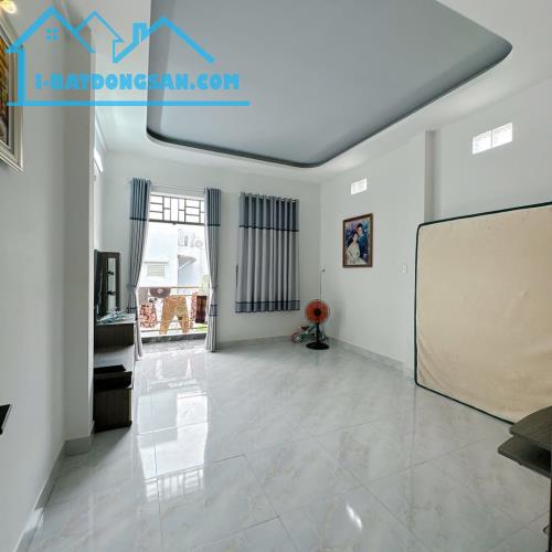 Hẻm xe hơi đậu cửa-Cạnh Tân Hòa Đông-Tên Lửa-nhà 2 tầng-60m2-chỉ 5 tỷ thêm xíu. - 3