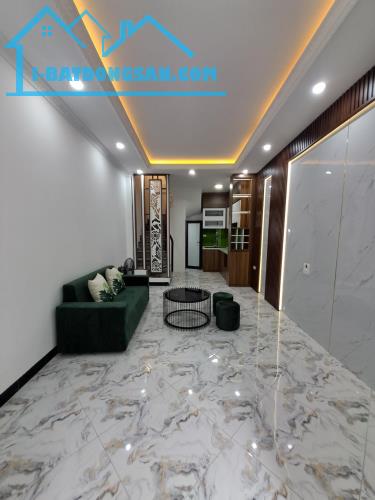 NHÀ PHỐ TT CẦU GIẤY - NGÕ THÔNG, MẶT TIỀN RỘNG - 45M, MT 4,5M - 8,x Tỷ