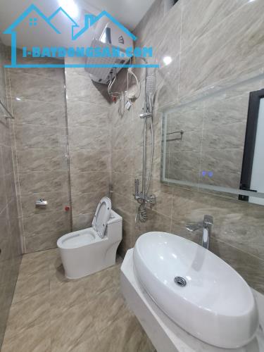 NHÀ PHỐ TT CẦU GIẤY - NGÕ THÔNG, MẶT TIỀN RỘNG - 45M, MT 4,5M - 8,x Tỷ - 2