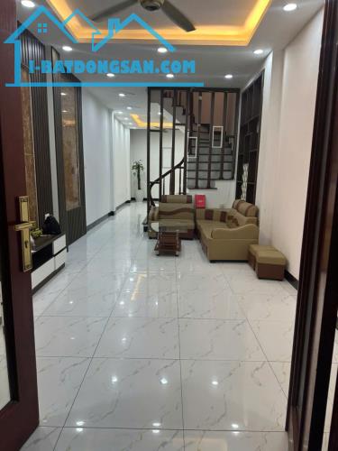Cho thuê nhà ngõ Gốc Đề 60m x 4 tầng, 4 ngủ, 15 Triệu - ở gđ, nhóm ngoan - 1