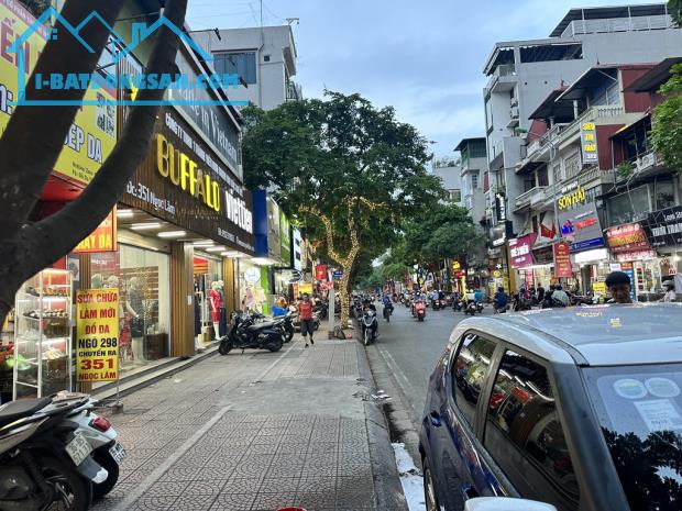 CỰC HIẾM- NHÀ PHỐ ẨM THỰC NGỌC LÂM- 42M (BÁN ĐẤT TẶNG NHÀ) THOÁNG TRƯỚC SAU-BẠT NGÀN TIỆN - 1