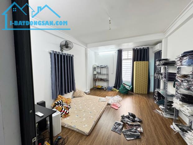Bán Nhà Mặt Phố Dương Văn Bé 61m2, 4 Tầng. Oto Tránh, Vỉa Hè 19.5 Tỷ