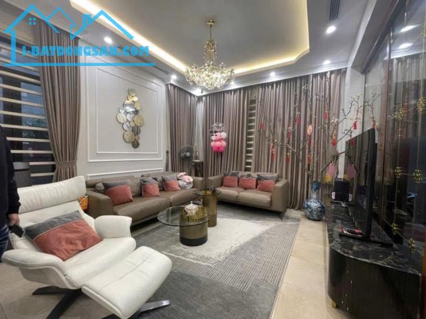 Mặt phố Bà Triệu, Hai Bà Trưng, 75m2 x 8 tầng thang máy, mặt tiền 5,5m, có hầm, 73 tỷ! - 1