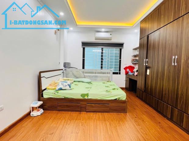 SIÊU PHẨM PHẠM VĂN ĐỒNG,BẮC TỪ LIÊM - DÂN XÂY - GẦN Ô TÔ - DT 30M2 - MT 3.5M - 5 TẦNG - GI - 1