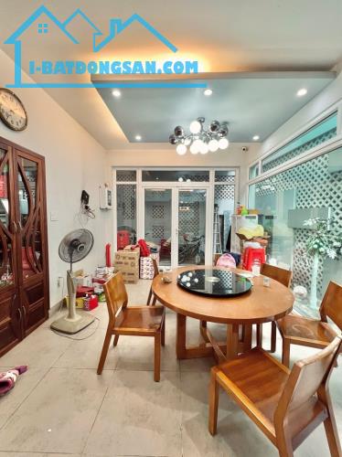 Bán nhà 3 tầng, 175m², 3PN, 4WC, Linh Đông, Thủ Đức - 16.8 tỷ - 1
