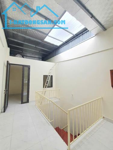 Nhà 61m2 Nghi Tàm - 5 tầng - Vị trí đắc địa 6,39 tỷ - 2