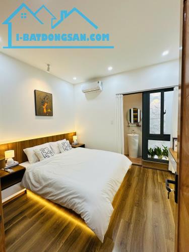 Bán nhà HXH 8m, Nguyễn Hồng Đào - DT 4x16 - 5 tầng, khu Bàu Cát giá 12.5 tỷ