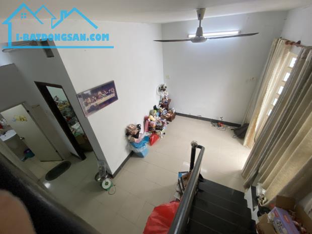 BÁN GẤP NHÀ HXH. SHR. DT 55M2. 2 TẦNG.CHỈ 5.5 TỶ. Đ NGUYỄN VĂN QUỲ. KẾ PMH.QUẬN 7. - 2