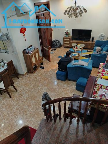 Cho thuê nhà nguyên căn ngõ 180 Xã Đàn, 4 tầng x 50m2, 4 ngủ, 16 Triệu (có thương lượng)