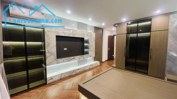 Bán nhà Thạch Bàn, Long Biên 41m, 7 tầng. Giá: 10.6 tỷ. LH: 0937158386 - 1