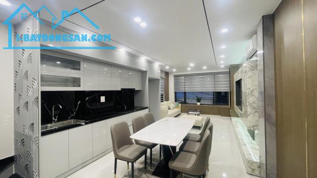 Bán nhà Thạch Bàn, Long Biên 41m, 7 tầng. Giá: 10.6 tỷ. LH: 0937158386 - 3