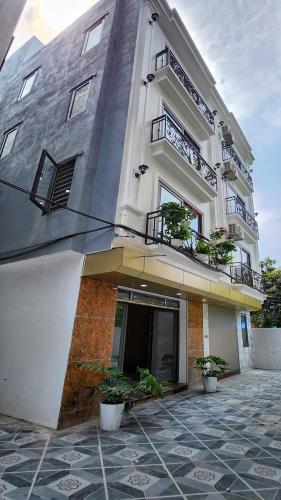 Bán nhà 5 tầng, mới đẹp, ngõ nông 20m otoo tránh, Thạch Bàn, Long Biên
