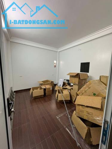 Cho thuê nhà ngõ 26 Bằng Liệt 5 tầng x 45m2, 5 ngủ, 15 Triệu, 3m ra mặt phố - 3