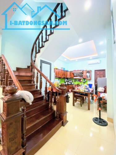 BÁN SIÊU MẪU NGỌC THỤY DT70m- 4 Tầng-MT3.93m- Giá Chào 15.279 tỷ - 1