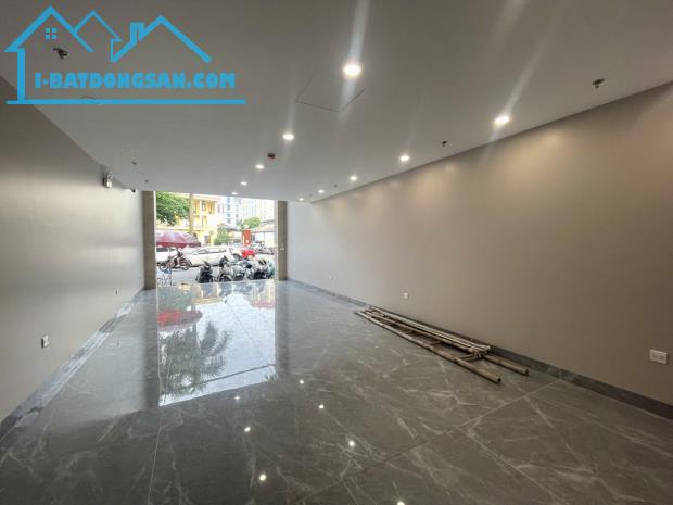 Cho thuê Tòa Nhà VP Mặt Phố Trần Quý Cáp, Đống Đa 90m x 8T thang máy giá 135 triệu