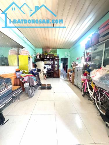 Bán Nhà Lô góc Thới An 28. 63m2, 2 Tầng, Đường 4 m thông,xe hơi ngủ trong nhà. - 1