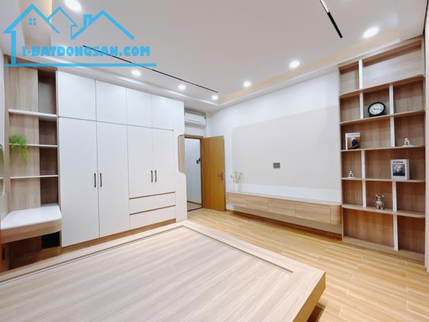 Bán Nhà Hẻm Ô Tô Tránh ,4.2m x 16m x 4 Lầu ,Cạnh Phú Mỹ Hưng,Huỳnh Tấn Phát ,Quận 7. - 2
