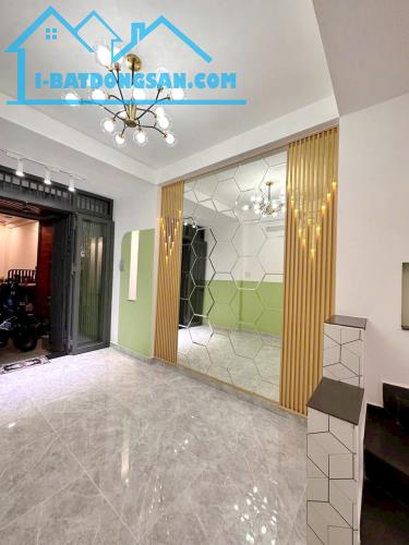 Nhà mới 3 tầng hẻm thông sát đường Trần Hưng Đạo P1Q5. 5.98 tỷ