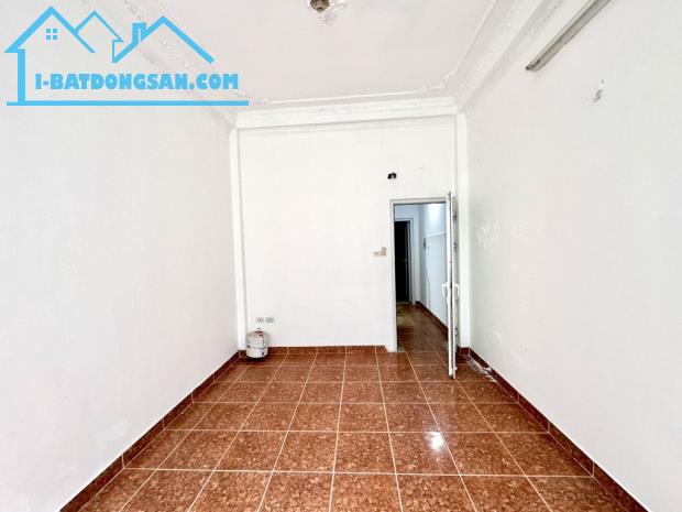 Nhà Bạch Mai 37m 4T MT3.5m - NHÀ DÂN XÂY CHẮN CHẮN- NGÕ THÔNG GẦN PHỐ - 4