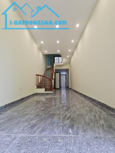 Giá tốt dành cho các nhà đầu tư thông thái 4 tỷ 5 ngay cổng làng Đa Sỹ 40m đủ 3 ngủ 1 thờ - 2