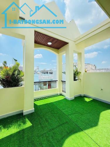 Đi nước ngoài định cư bán gấp nhà ở đường Nguyễn Thị Minh Khai, phường 2, quận 3, giá 2 tỷ - 5