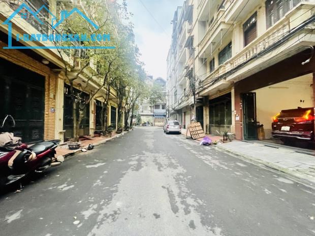 Bán nhà hiếm KĐT Đại Kim - Hoàng Mai, phân lô, 2 thoáng, ô tô tránh, dừng đỗ ngày đêm
