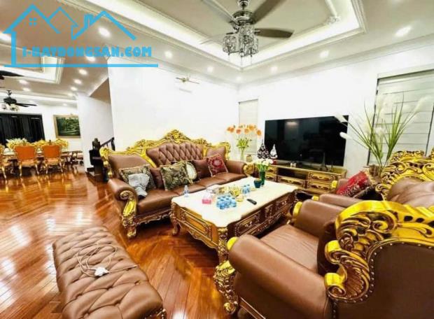 BÁN NHÀ PHÂN LÔ TRUNG HOÀ CẦU GIẤY, ÔTÔ TRÁNH, VỈA HÈ RỘNG, KINH DOANH, 105M2 CHỈ 27 TỶ
