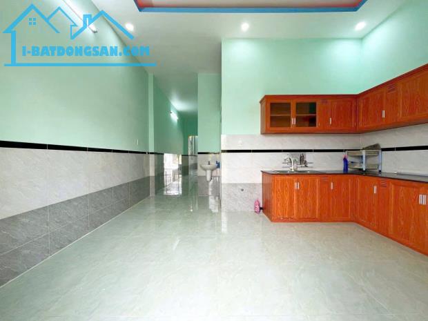 CẦN BÁN CĂN NHÀ CẤP 4 MỚI ĐẸP SHR, 218M2 Full thổ giá 1 tỷ 700 ,ở ấp BÌNH HỮU - 3