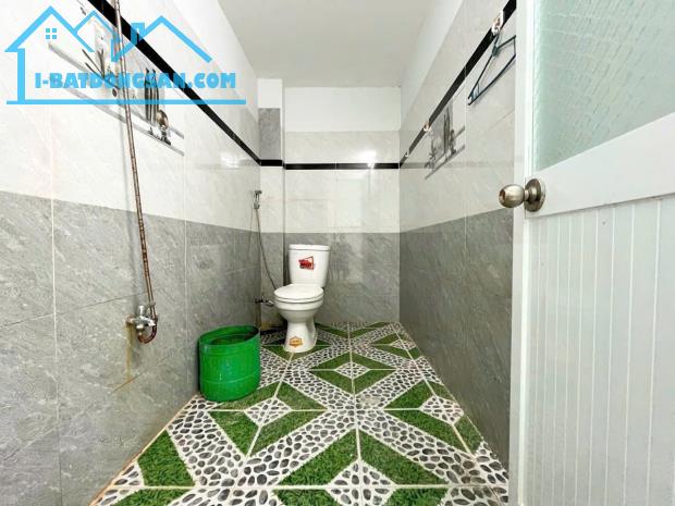 CẦN BÁN CĂN NHÀ CẤP 4 MỚI ĐẸP SHR, 218M2 Full thổ giá 1 tỷ 700 ,ở ấp BÌNH HỮU - 5
