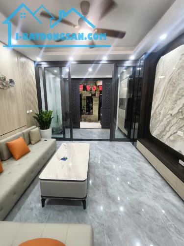 Bán nhà đẹp -  Phố Chùa Láng – 2 thoáng – 5 tầng 4 ngủ - 48m2-10.8 tỷ - 1