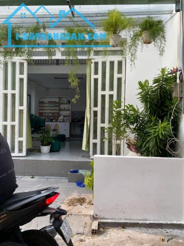 Sang nhượng tiệm nail có gác ở lại tại Đường Lê Hữu Kiều giao Nguyễn Thị Định