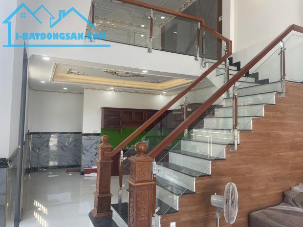 Bán nhà 1 Trệt 3 Lầu và 1 Lửng P.Tam Hòa cũ,gần BVĐK Đồng Nai - 1