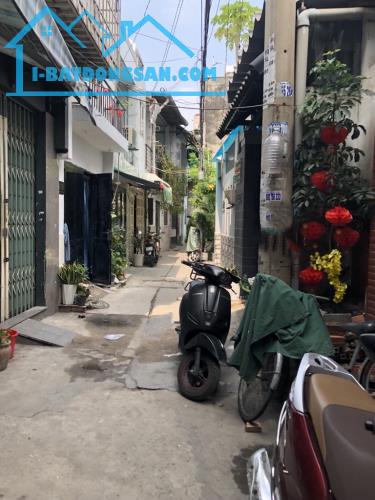 Nhỉnh 2tỷ, nhà 2 tầng (4×7m), Gò Vấp, ngay Phạm Văn Đồng, hẻm ba gác. - 2