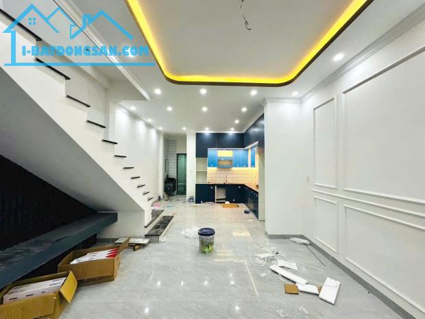 Bán Nhà 2 Tầng Full Nội Thất – P. Phước Vĩnh - Cách đường Đào Tấn chỉ 200m - 2