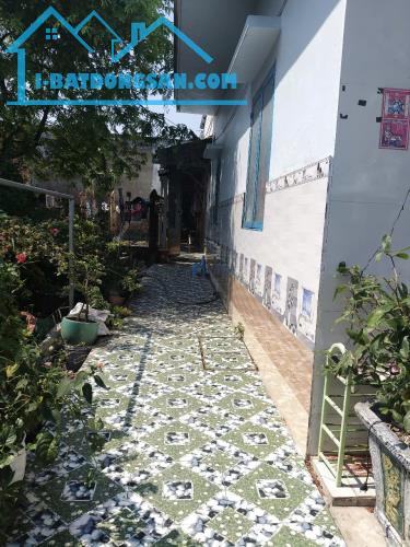 BÁN DÃY TRỌ ấp BÌNH TIỀN ,4 PHÒNG 1KIOT ,dt 5x21=105m2 SHR GIÁ 2 TỶ {thương lượng}