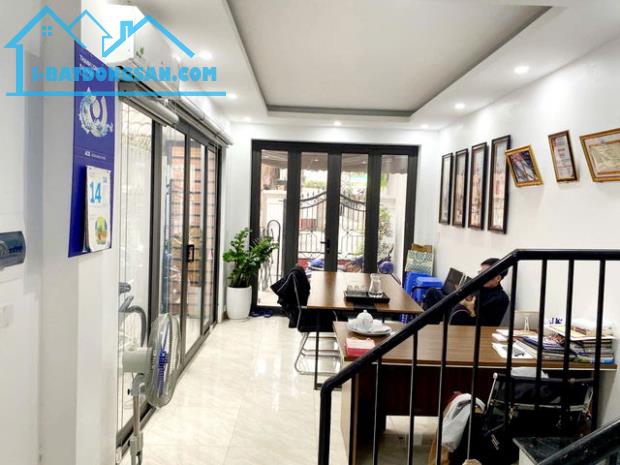 Bán nhà Phú Diễn - Bắc Từ Liêm 2 thoáng 60m2 oto vào nhà giá gần 13 tỷ