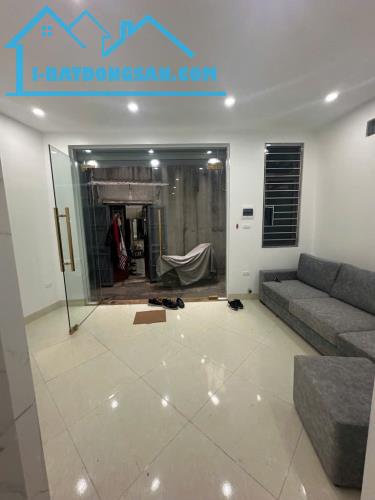 NHÀ ĐẸP - THANG MÁY - NGÕ THÔNG - Ô TÔ! 🏠  Giá chào mới: 7.x tỷ (bé tí ) 😜  Địa chỉ: Ngõ - 1