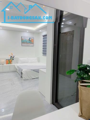 (Tin thật 100%) Bán tòa CHDV 81m2 x 10CH tại Phạm Ngọc Thạch - Đống Đa - Dòng tiền 80 - 4