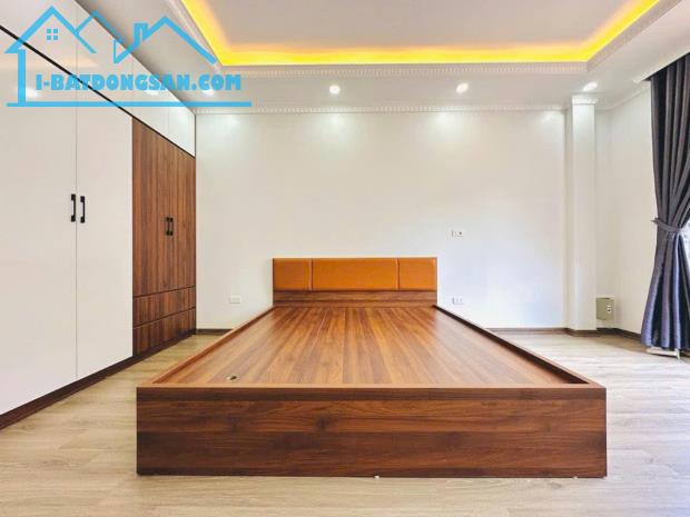 LÔ GÓC PHỐ CẦU GIẤY - 42M2 x 6T - MT 4M - 12.2 TỶ - THANG MÁY - NGÕ Ô TÔ DỪNG ĐỖ 24/24 - 3