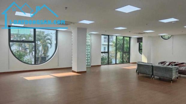 (Tin thật 100%) Bán tòa nhà VP 3 mặt tiền ô tô tránh 186m2 x 8T tại phố Trần Thái Tông - - 3