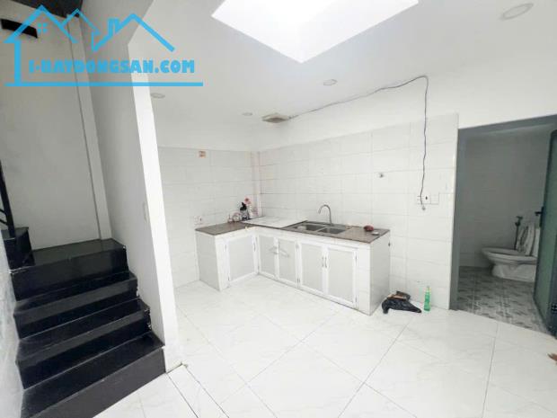 BÁN NHÀ HƯƠNG LỘ 2 BÌNH TÂN - HẺM XE TẢI - 2 TẦNG - 64M2 CHỈ NHỈNH 4 TỶ TL - 2