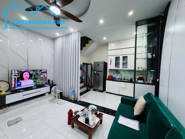 BÁN NHÀ ĐẸP GỐC ĐỀ – MINH KHAI – HAI BÀ TRƯNG -  39M² – 7,6 TỶ – FULL CÔNG NĂNG - 3
