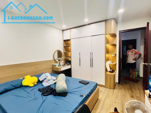 NHÀ ĐẸP Ở NGAY – TRUNG TÂM CẦU GIẤY – NGÕ THÔNG – Ô TÔ – KINH DOANH ĐỈNH 💰 Giá bán: 13,8 - 3