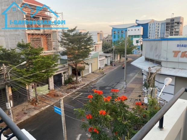 Bán nhà Biệt Thư lô góc 2 mặt tiền Phan Văn Trị và Đinh Liệt  - TP Phan Thiết giá 7,2 tỷ - 4