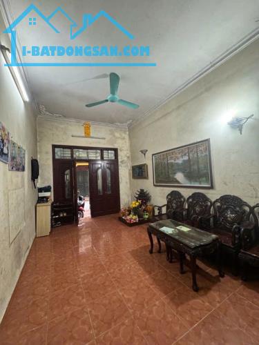 BÁN GẤP NHÀ 5T CẦU GIẤY, QUẬN CẦU GIẤY, 65M2, Ở NGAY, 16,2 TỶ